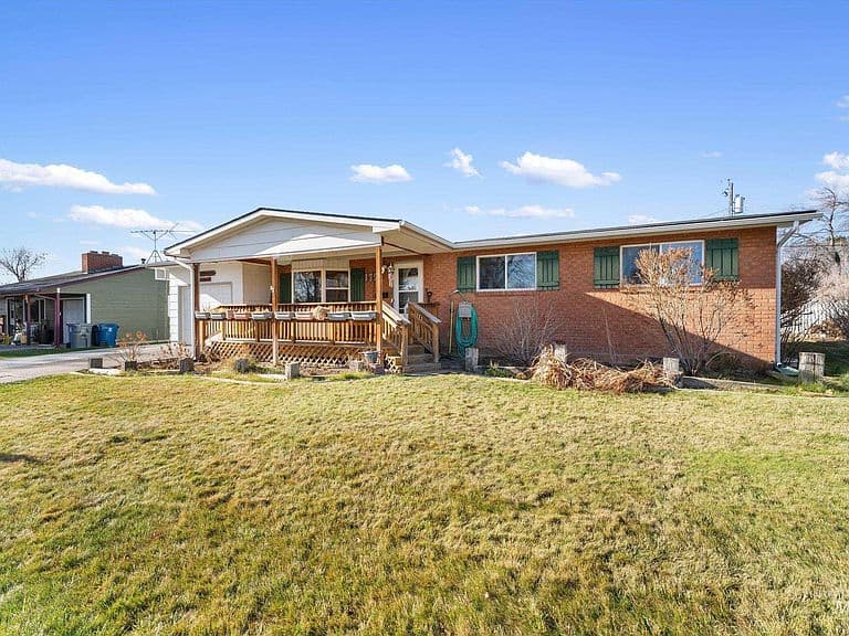 Listing photo 3