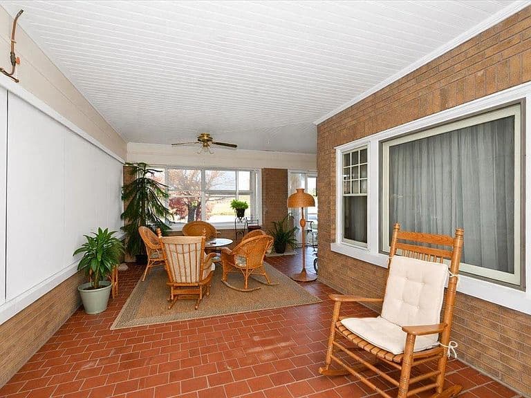 Listing photo 4