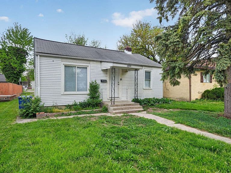 Listing photo 2