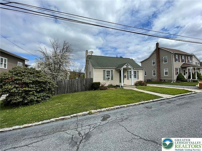 Listing photo 5