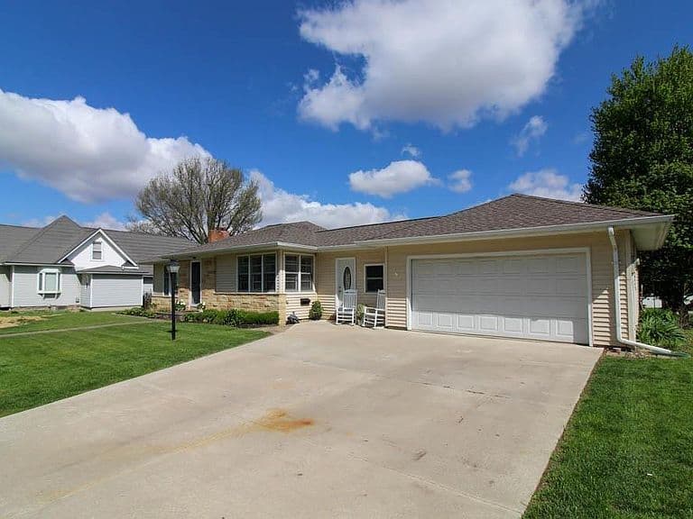 Listing photo 5