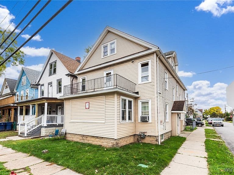 Listing photo 3