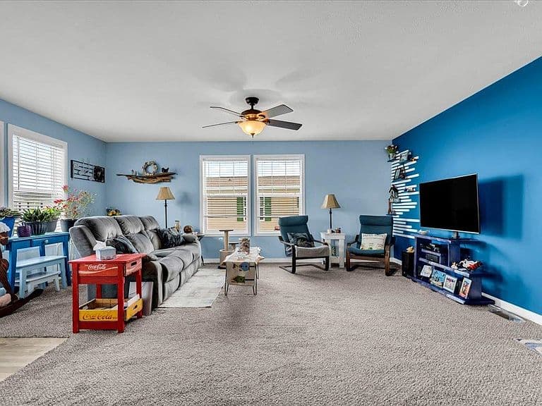 Listing photo 5
