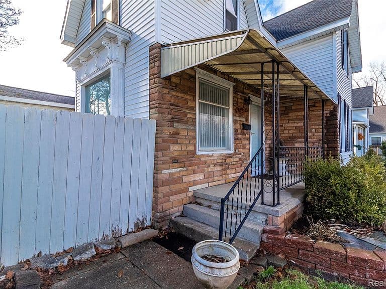 Listing photo 4