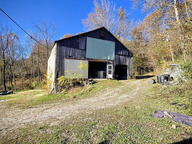 Listing photo 5