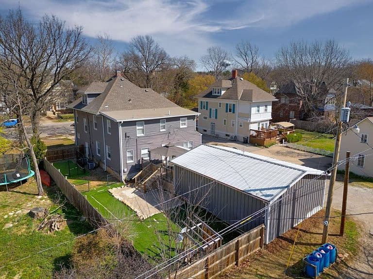 Listing photo 4