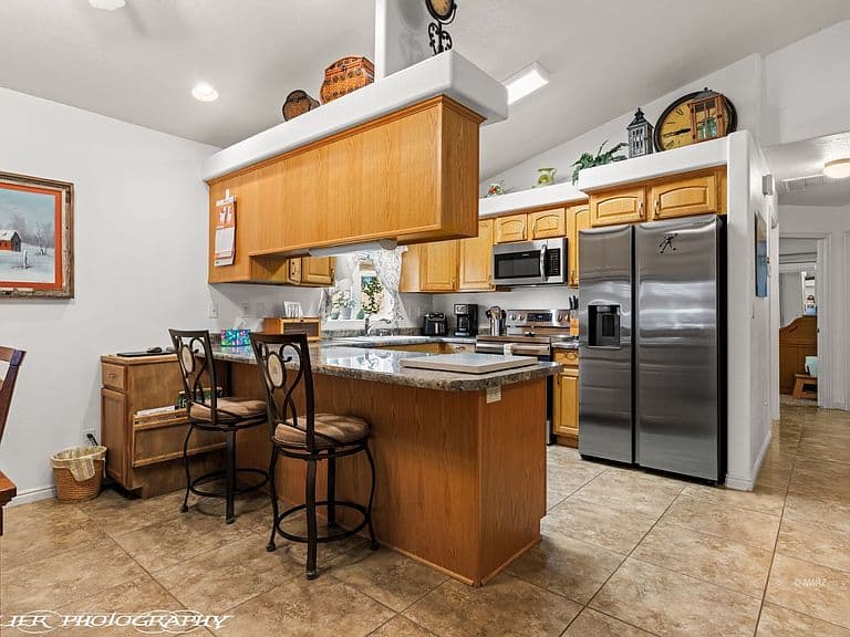 Listing photo 4