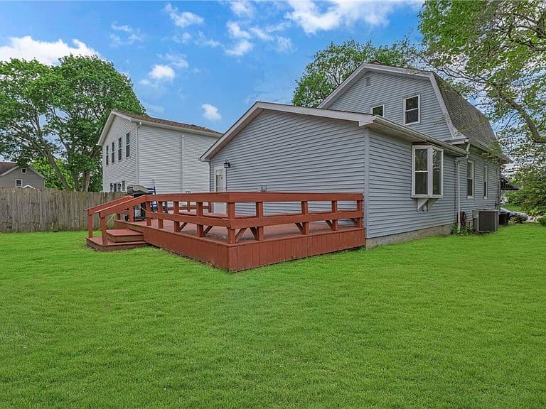 Listing photo 4