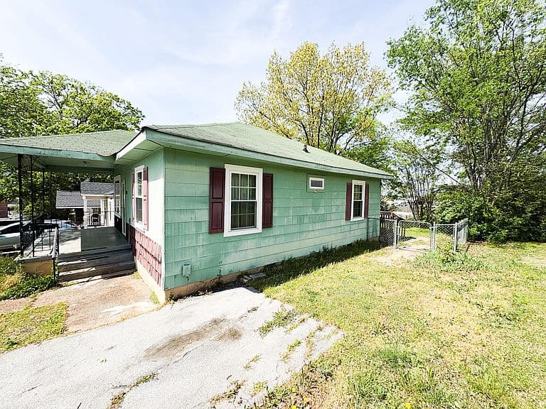 Listing photo 5