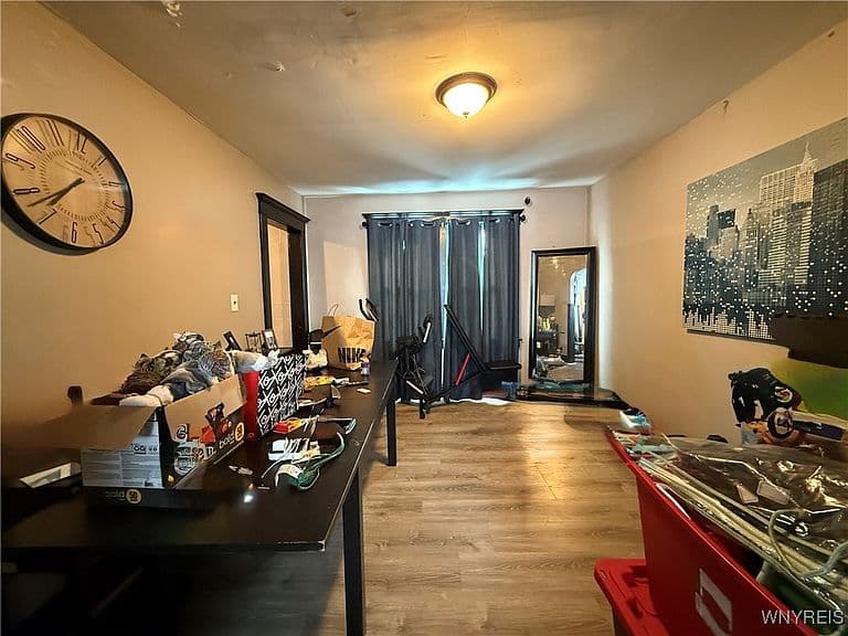 Listing photo 5