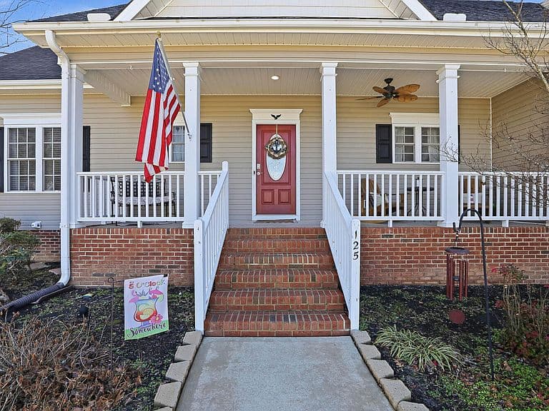 Listing photo 3