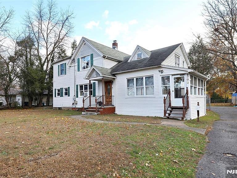 Listing photo 4