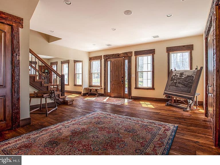 Listing photo 4