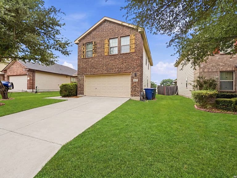 Listing photo 3