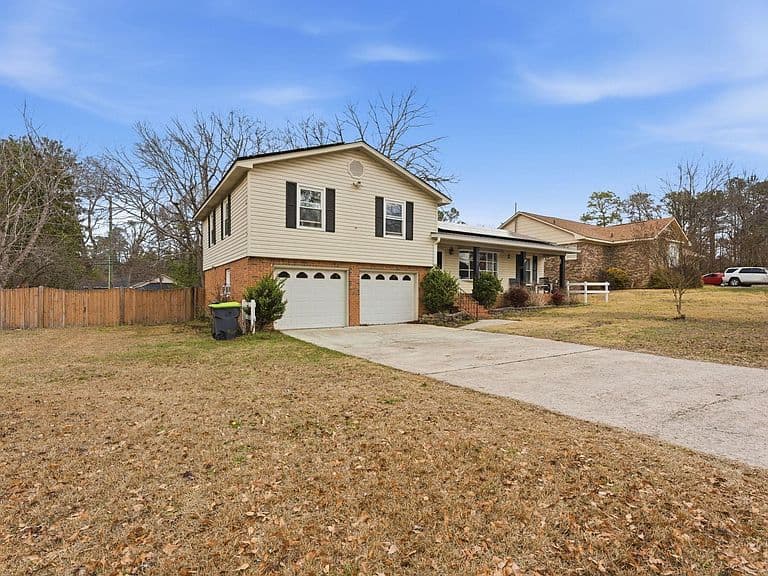 Listing photo 2