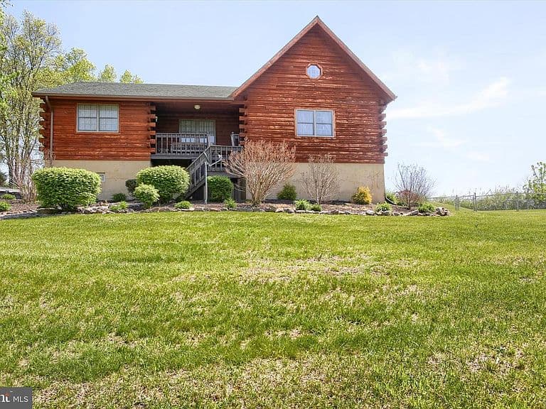 Listing photo 2