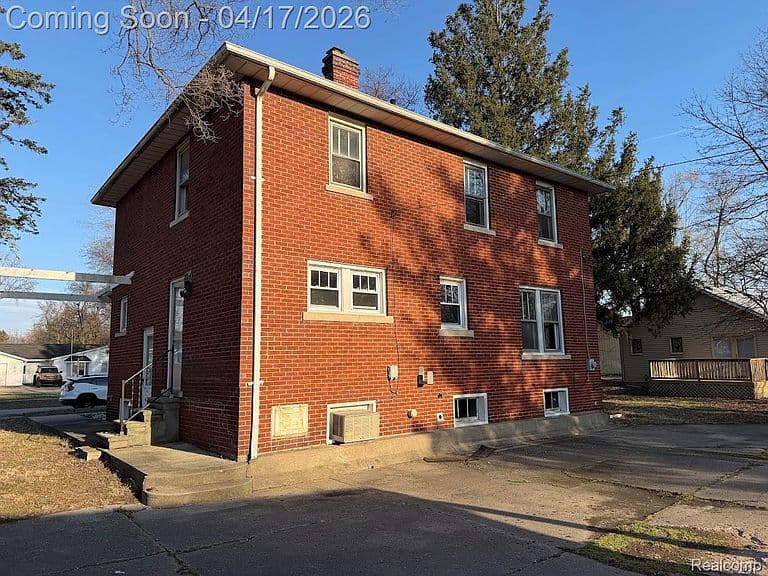 Listing photo 5