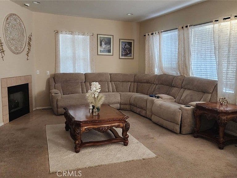 Listing photo 5