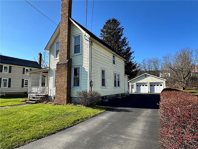 Listing photo 4