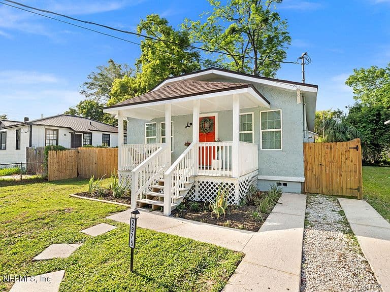 Listing photo 3