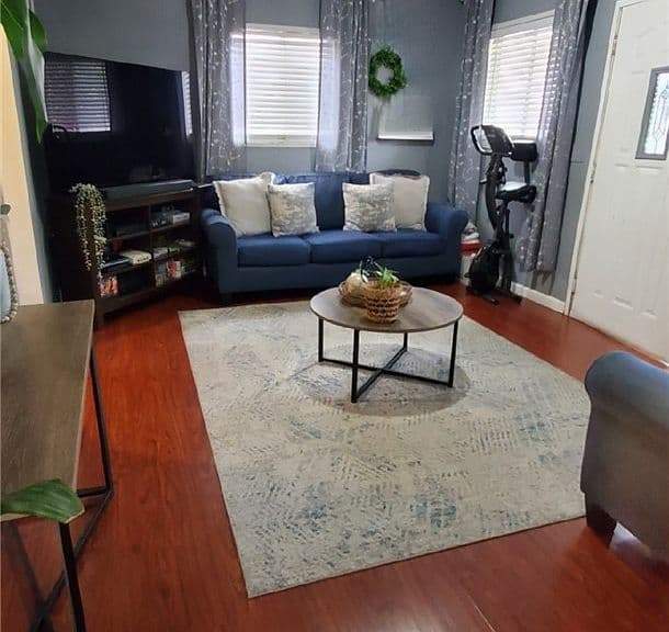 Listing photo 3