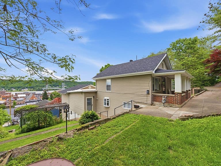 Listing photo 5