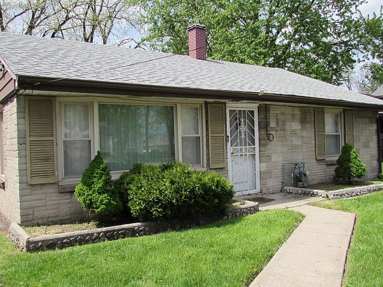 Listing photo 2