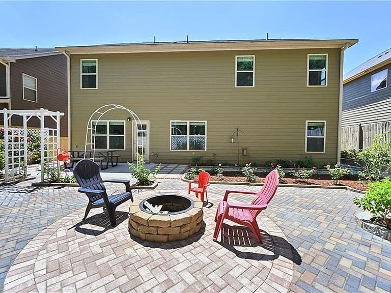 Listing photo 5