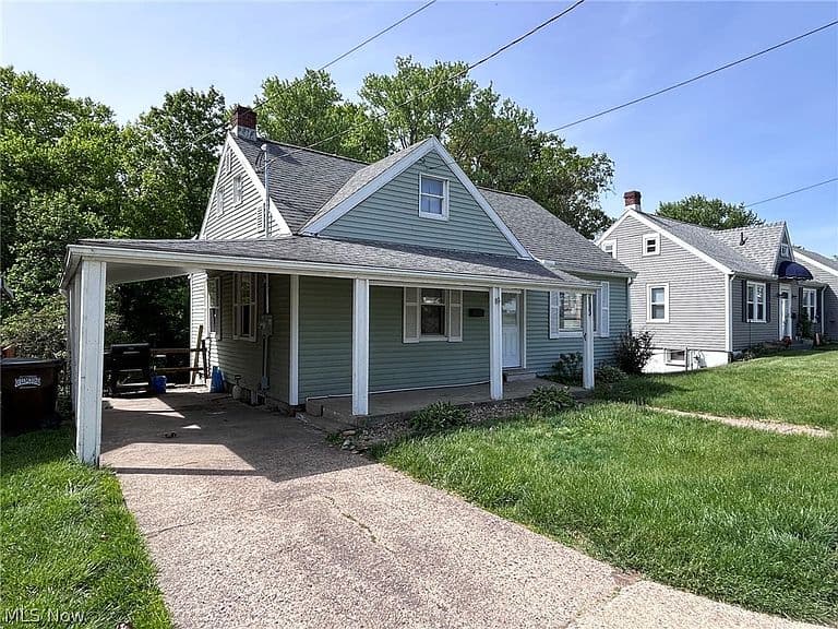 Listing photo 2