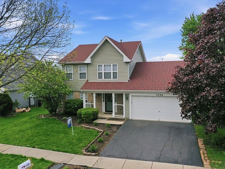 Listing photo 2