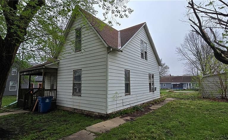 Listing photo 2