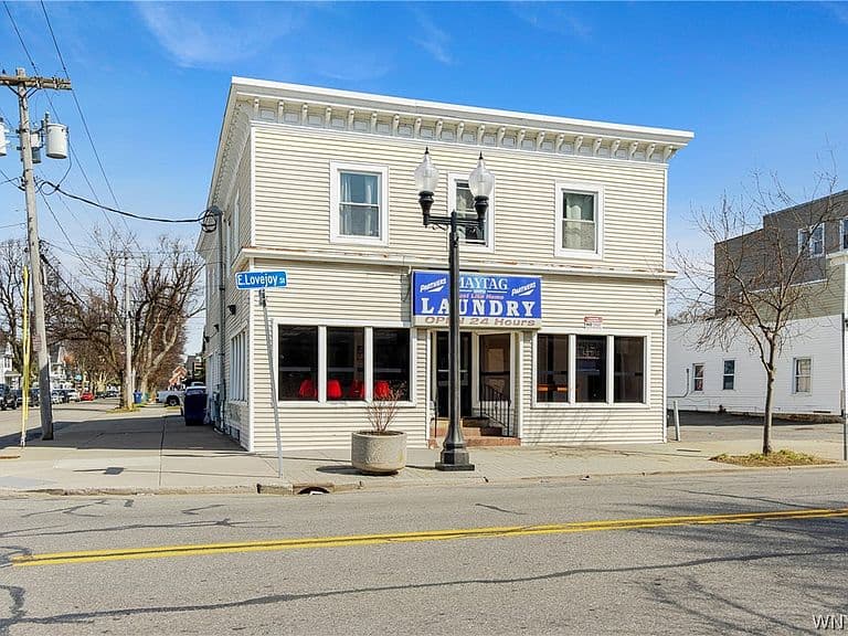 Listing photo 3