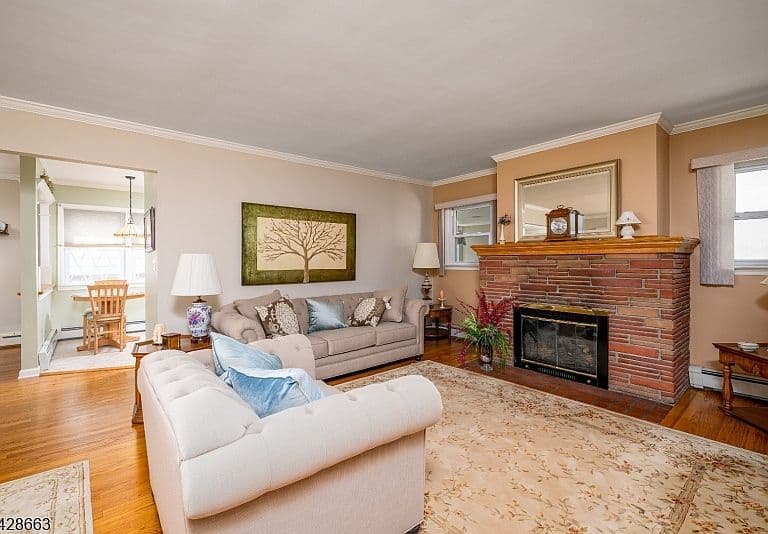 Listing photo 5
