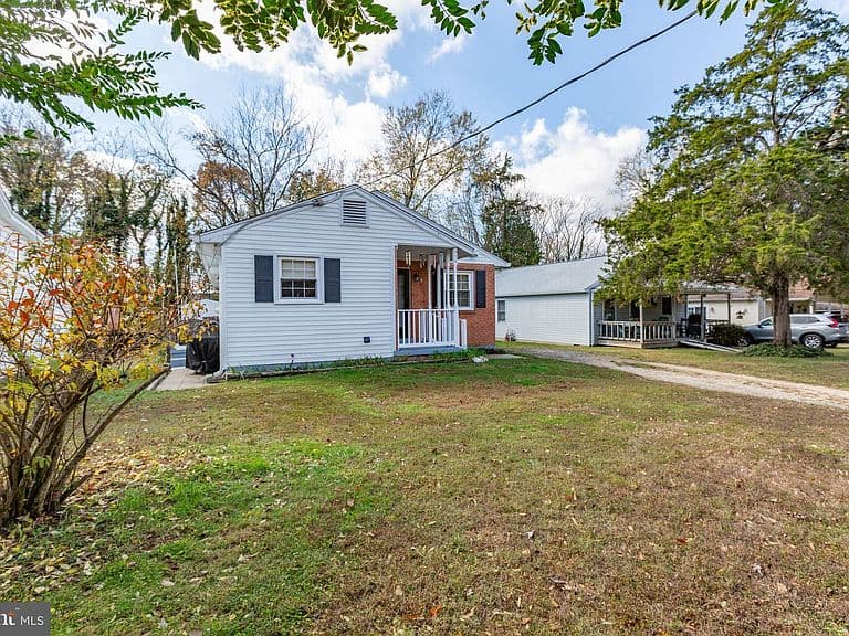 Listing photo 3