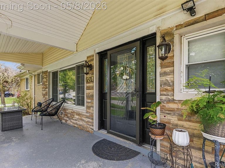 Listing photo 5