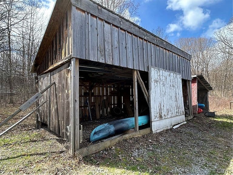 Listing photo 5