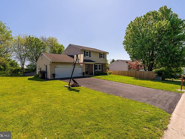 Listing photo 4
