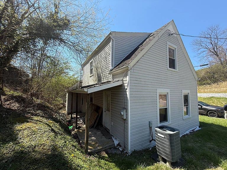 Listing photo 4