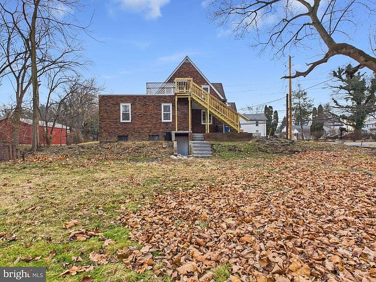 Listing photo 5