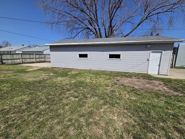 Listing photo 5