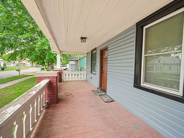 Listing photo 3