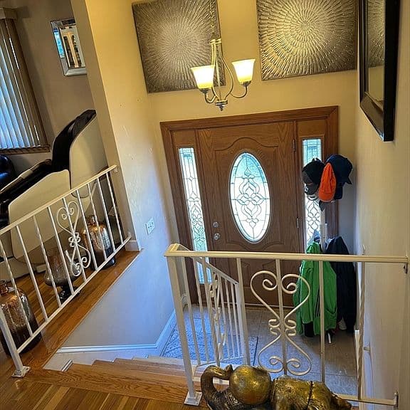 Listing photo 2