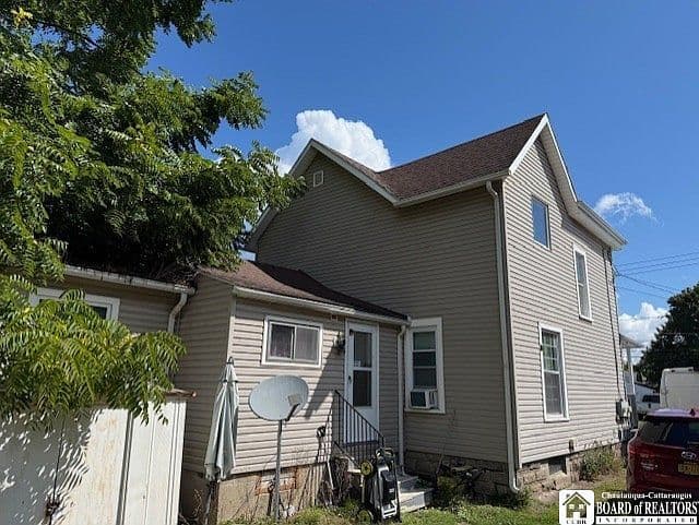 Listing photo 2