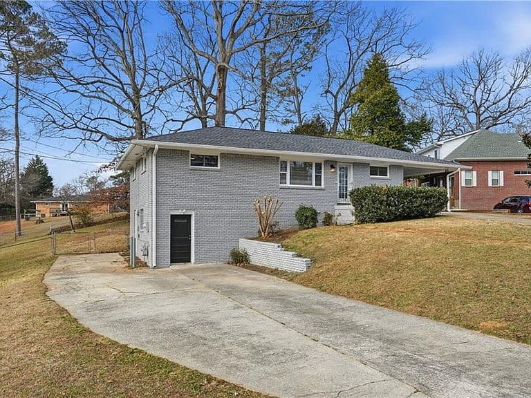 Listing photo 3