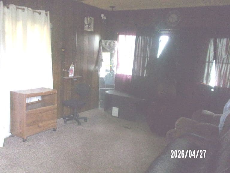 Listing photo 5