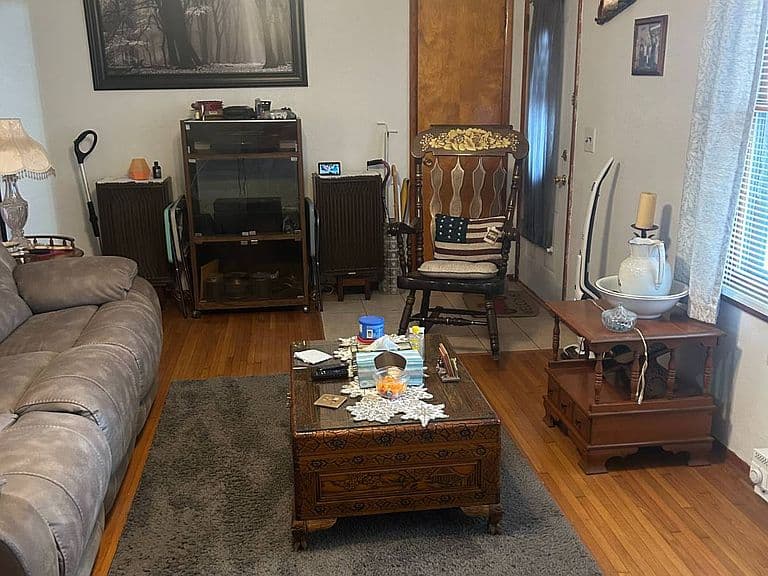 Listing photo 3