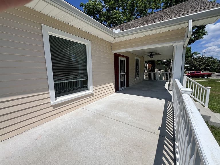 Listing photo 4
