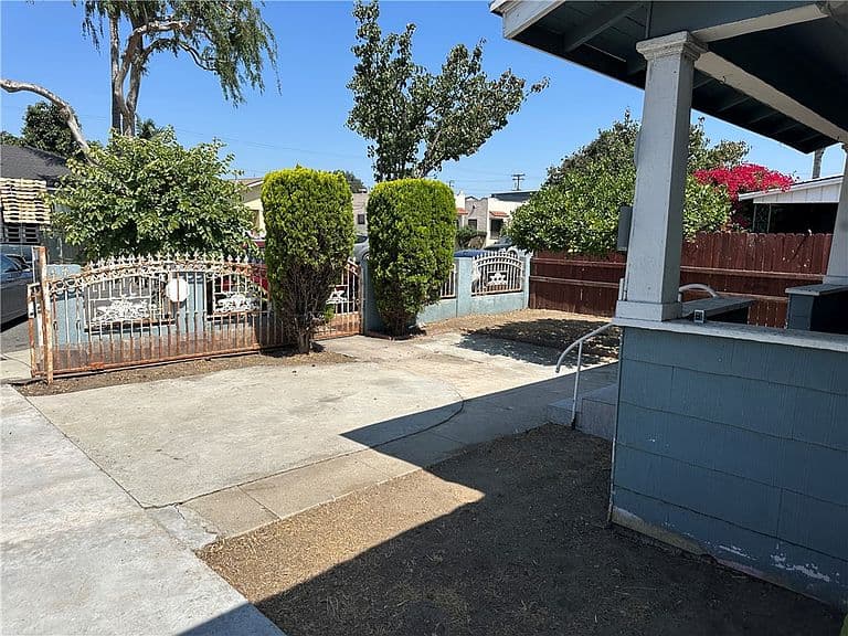 Listing photo 4