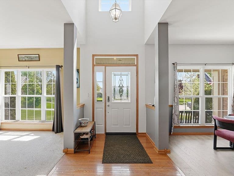 Listing photo 3