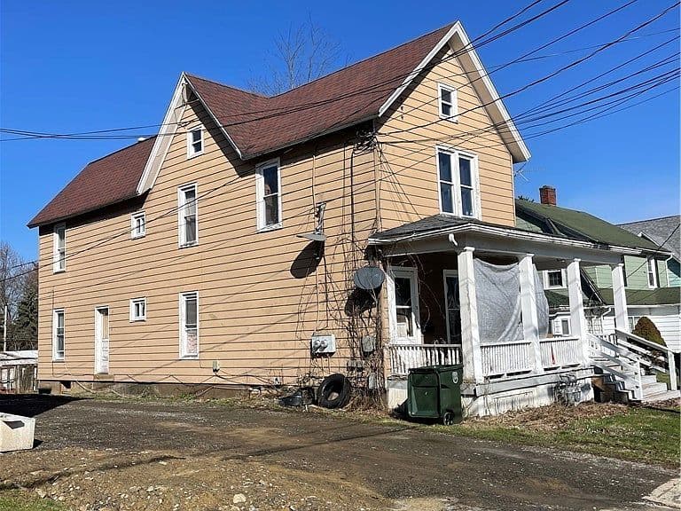 Listing photo 2